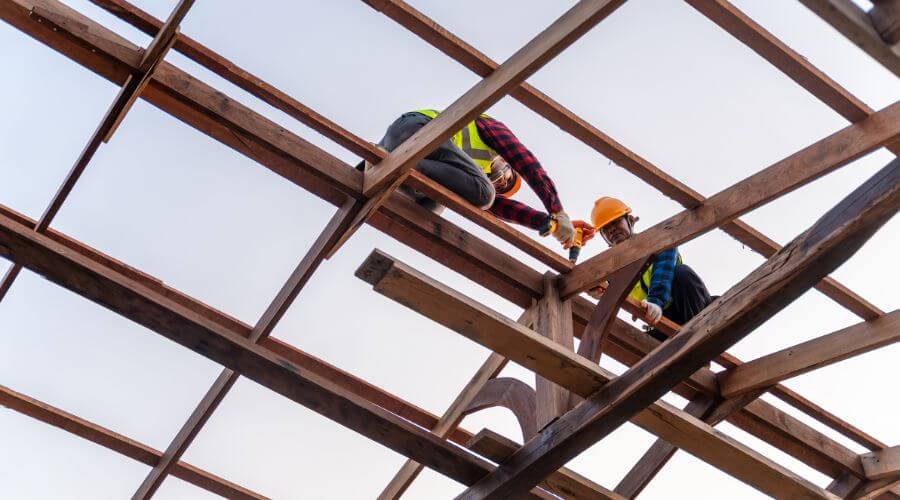 Professional gutter cleaning services in Amboy, IL